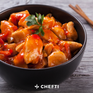 Savourez cette semaine, une recette originale et exquise, le poulet à l'ananas sauce aigre-douce accompagné de son riz. Un plat délicieux qui ne fera que satisfaire vos envies ! Livré chez vous ou au bureau en Martinique, une recette qui saura vous surprendre. Traiteur en Martinique et chef à domicile. Repas en livraison ou repas à emporter.