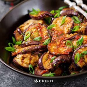 Découvrez notre savoureuse recette de curry d'aubergine, Profitez de notre service de livraison à domicile et au bureau en Martinique pour déguster ce délicieux repas chez vous ou au travail.